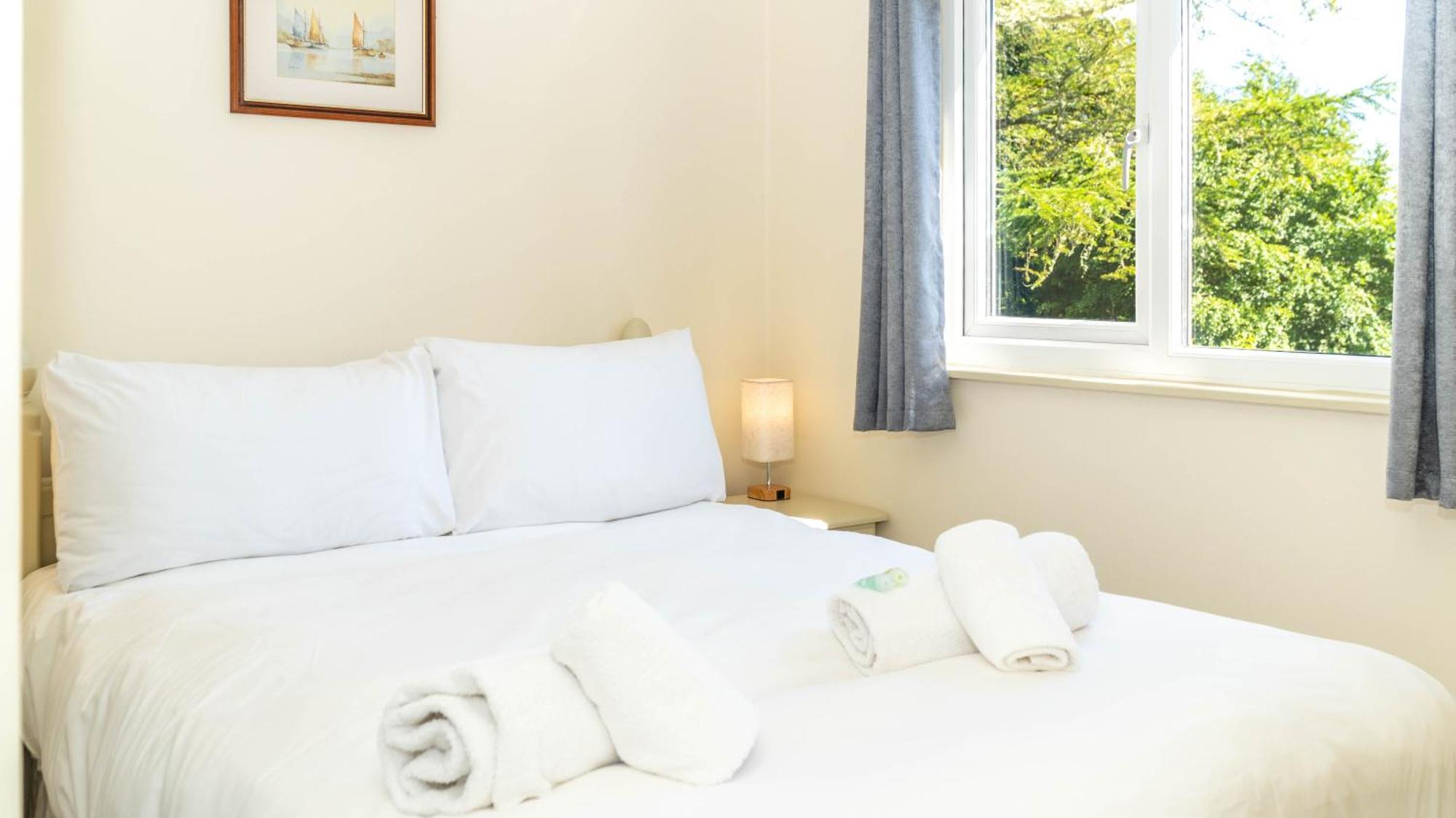 Ta Mill Cottages & Lodges - Meadowview Chalet 1 朗斯顿 外观 照片