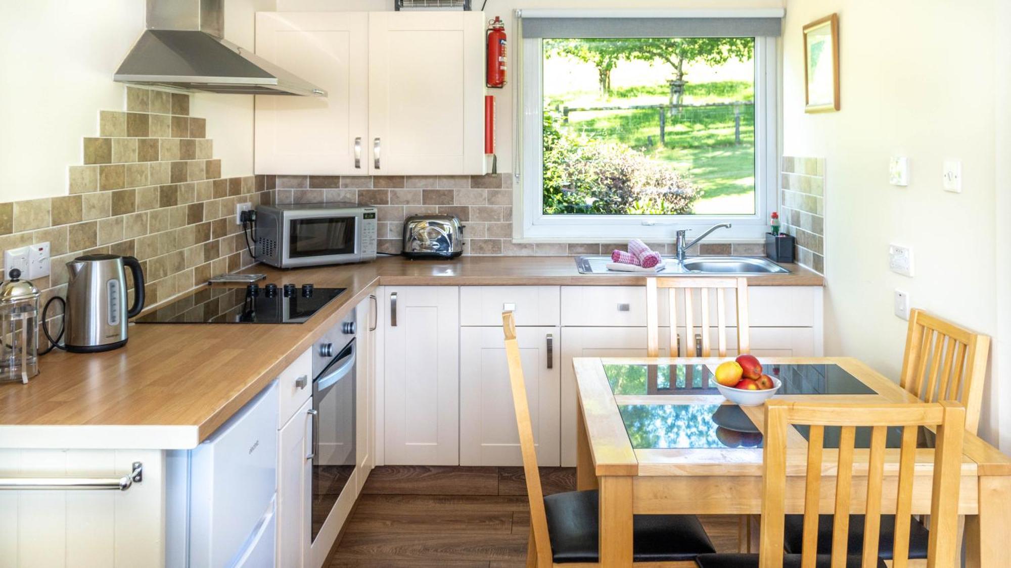 Ta Mill Cottages & Lodges - Meadowview Chalet 1 朗斯顿 外观 照片