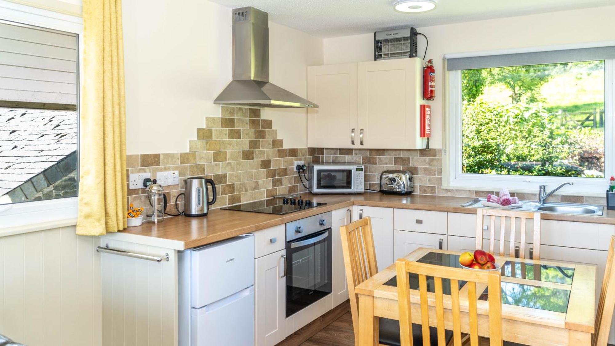 Ta Mill Cottages & Lodges - Meadowview Chalet 1 朗斯顿 外观 照片