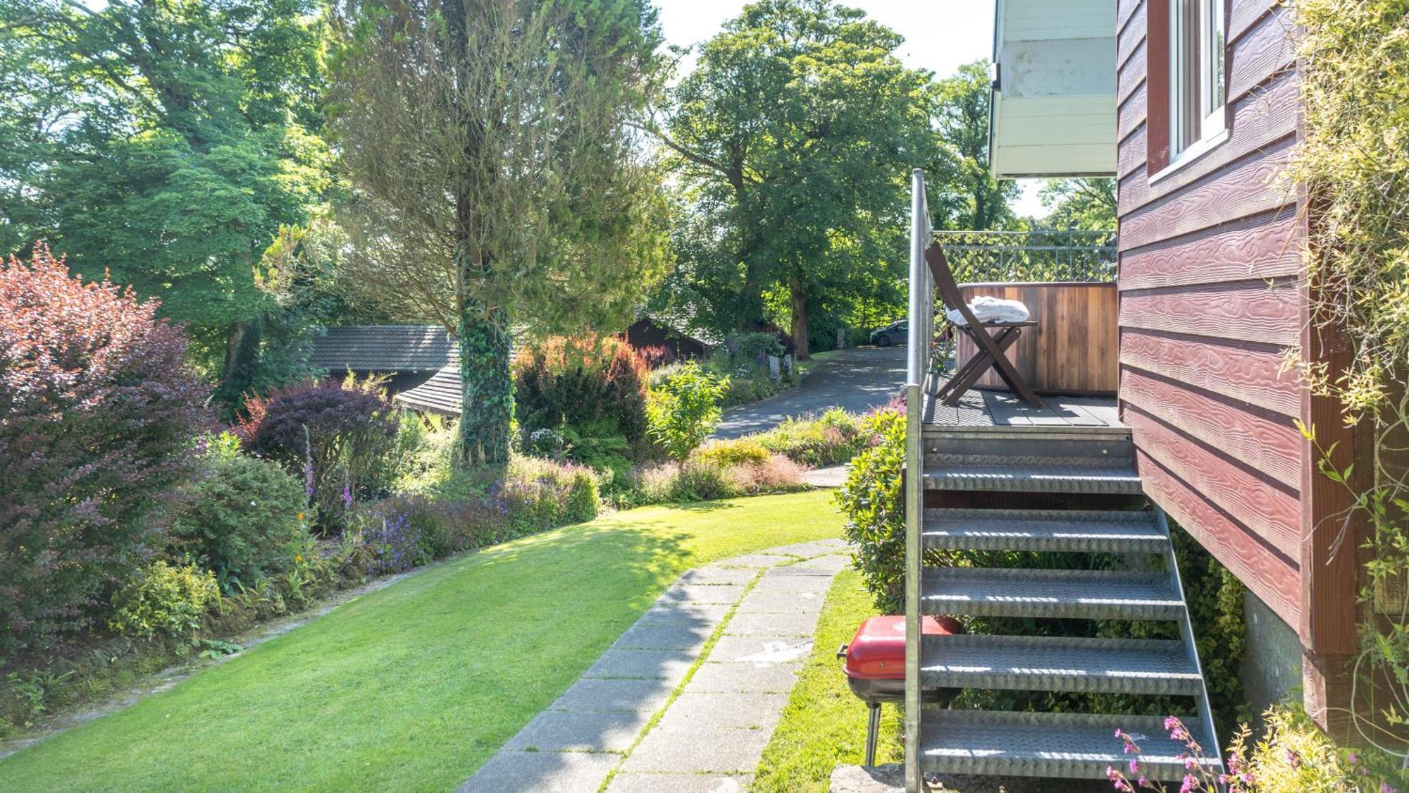 Ta Mill Cottages & Lodges - Meadowview Chalet 1 朗斯顿 外观 照片